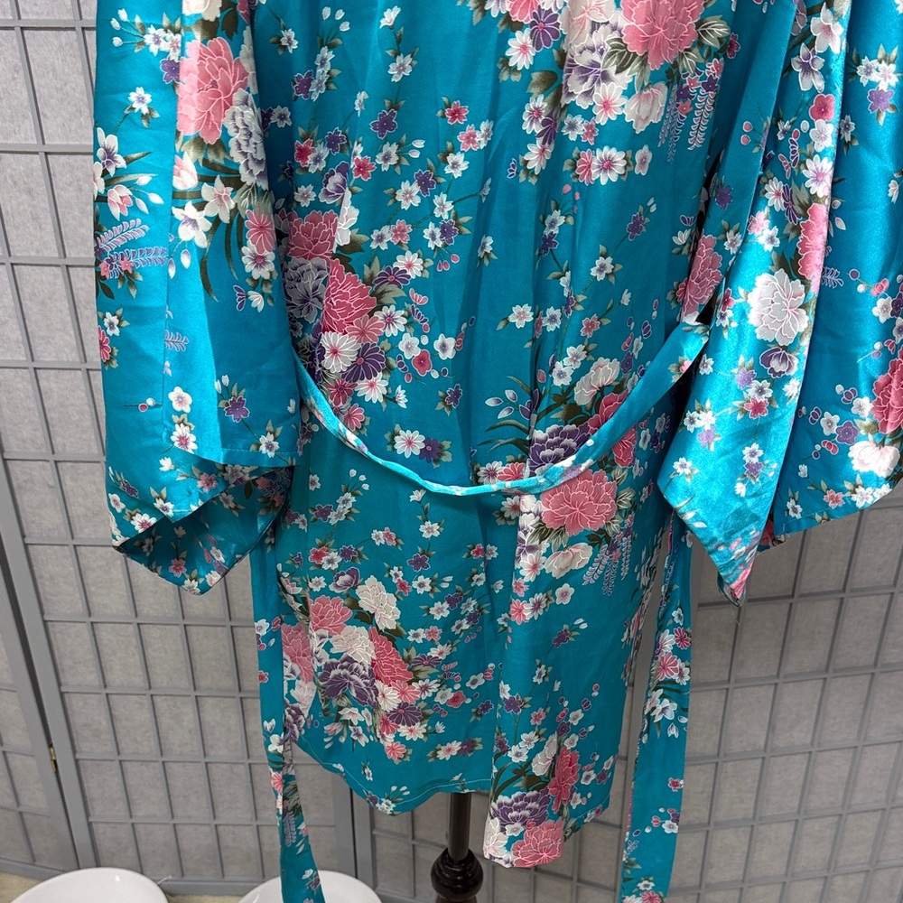 Source Unknown Teal and Pink Floral Satin Robe - Picture 5 of 7